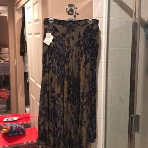 Coldwater Creek skirt, khaki with navy flowers